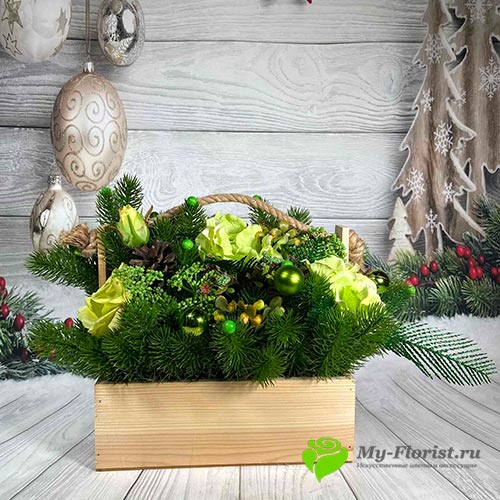 Новогодняя композиция в ящике зеленая H-25 см купить в интернет-магазине My-Florist.ru