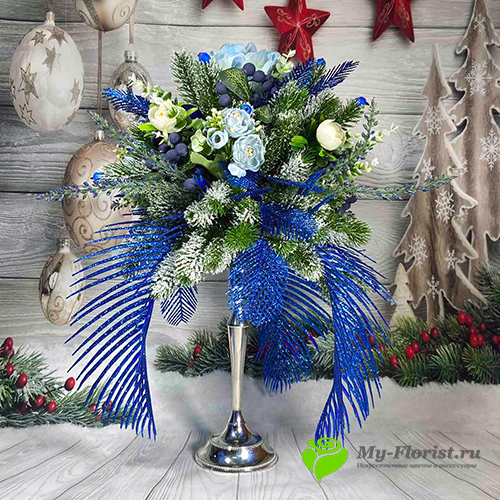 Новогодняя композиция на подсвечнике синяя H-50см купить в интернет-магазине My-Florist.ru