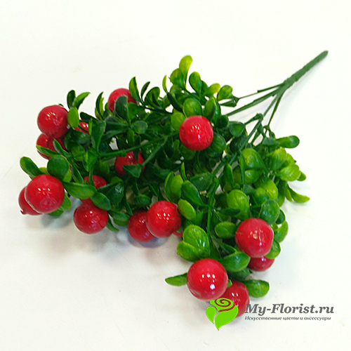 декоративная зелень и листья - Ягоды красные на ветке с зеленью 33 см